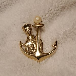 Beautiful gold tone sailor and  Anchor brooch